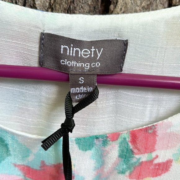 NWT Ninety Clothing Co Sleeveless Floral Blouse Asymmetrical Hem Lining S - Picture 6 of 16